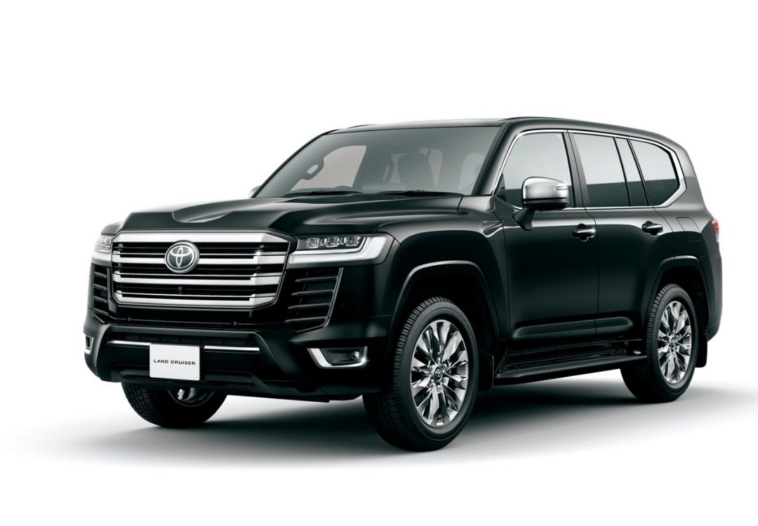 Land Cruiser in black paint finish